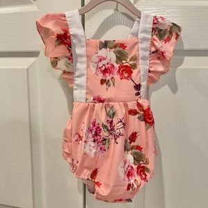 Pink floral ruffle bubble